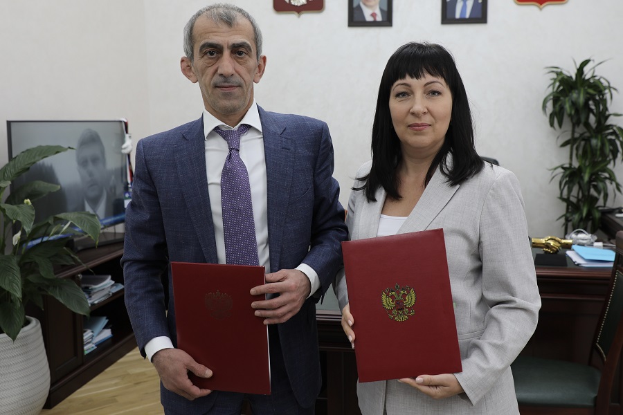 Правительство РД и АО «Сбербанк Лизинг» подписали соглашение о сотрудничестве